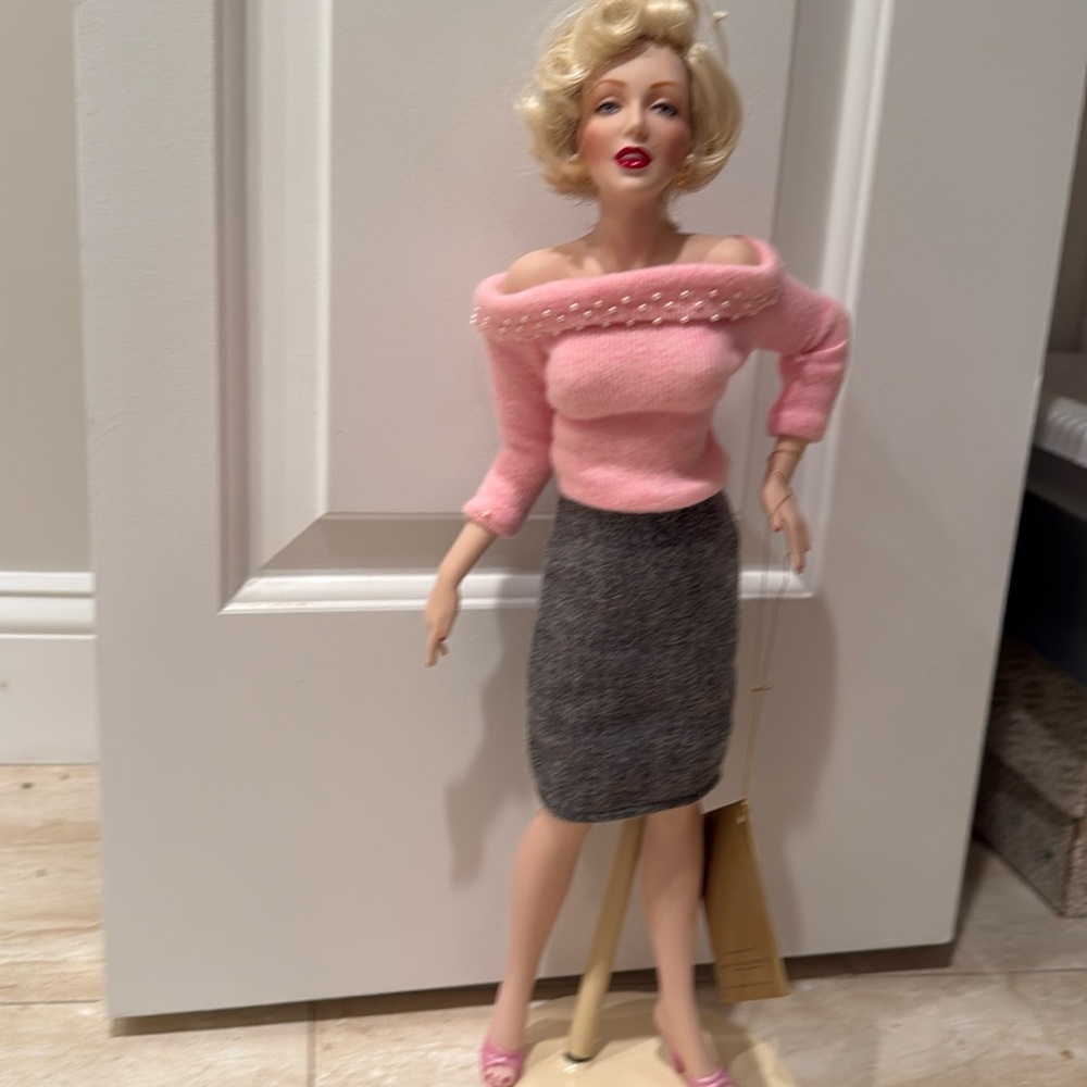 Marilyn Monroe heirloom doll with tags in box